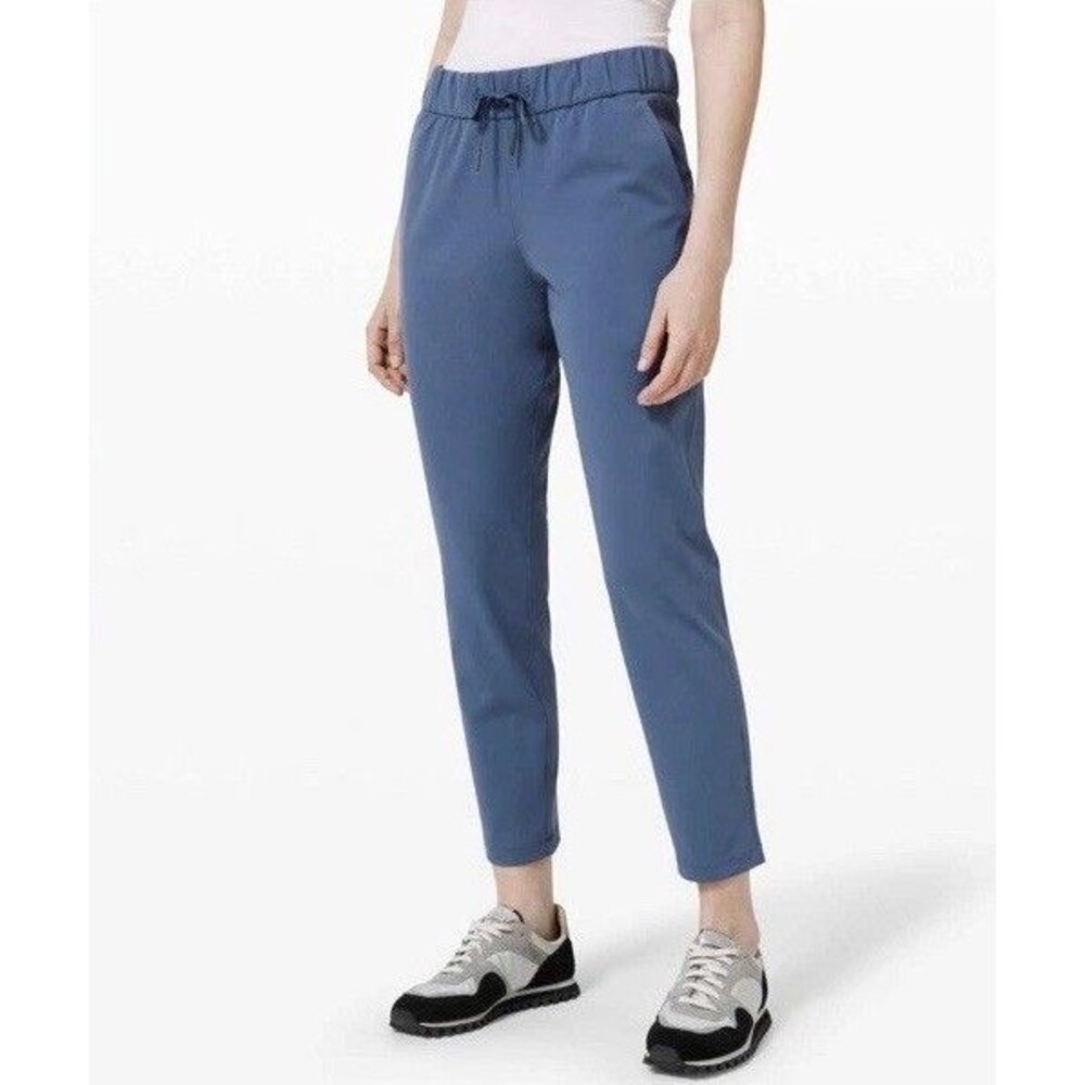 Lululemon Women’s Size 6 On the Fly 7/8 Pant in Ink Blue Drawstring
